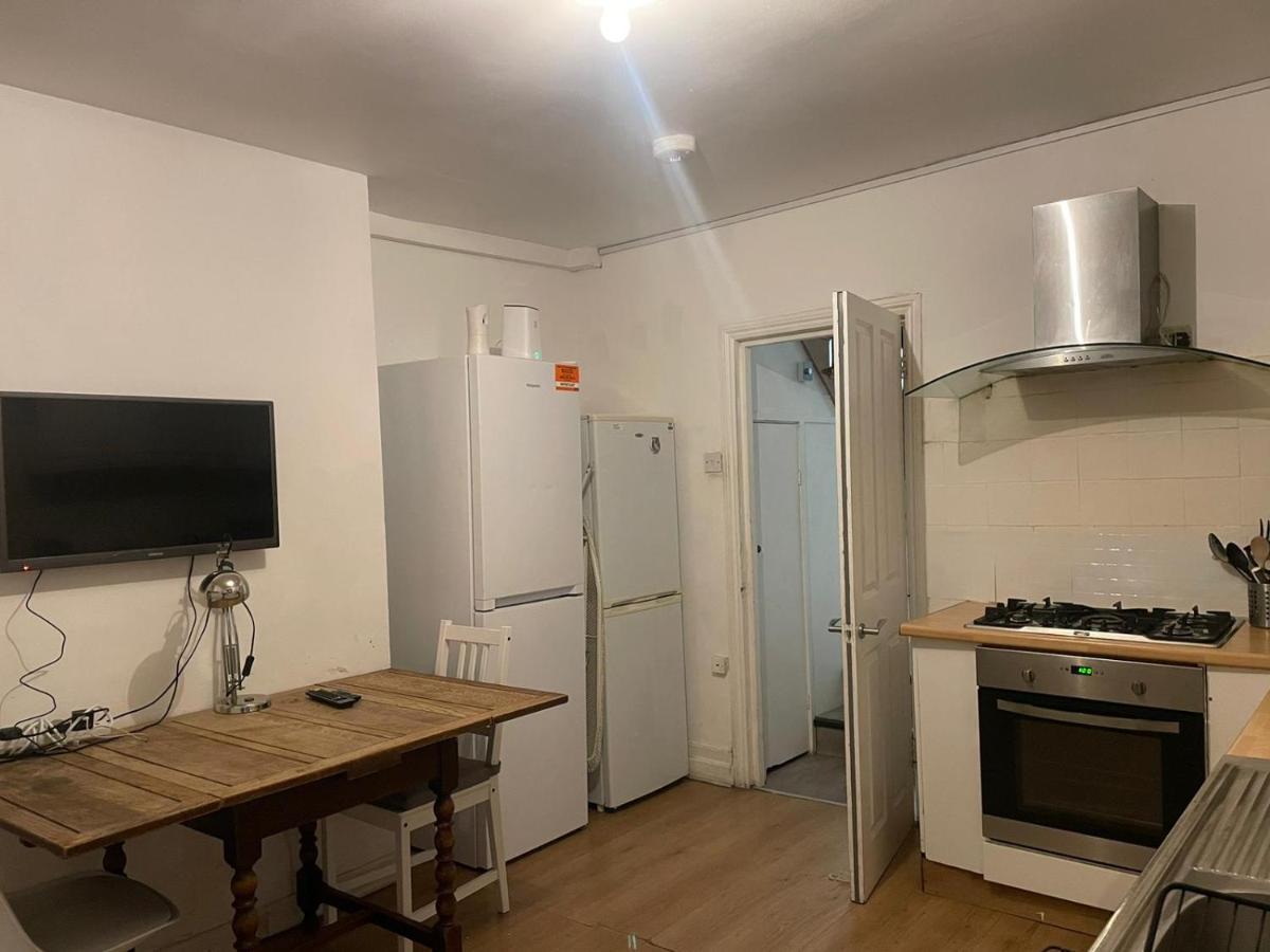 Balham, South London Spacious Guest House 5, 6 Rooms Available Bagian luar foto