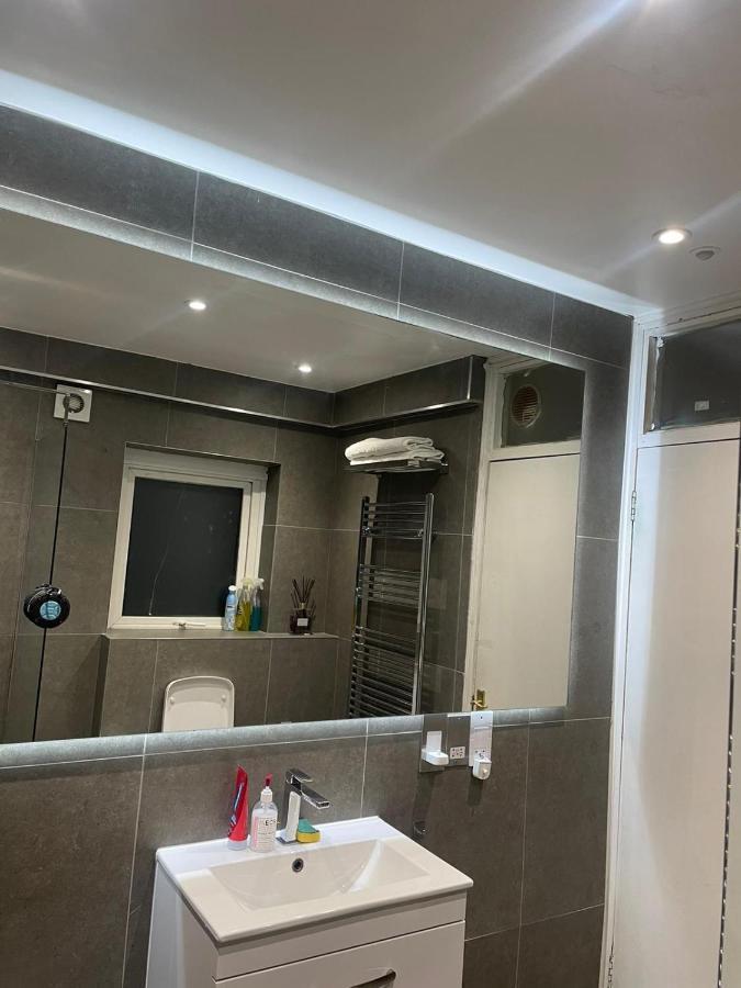 Balham, South London Spacious Guest House 5, 6 Rooms Available Bagian luar foto